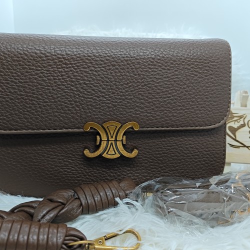 CHANEL LEATHER HANDBAG BROWN