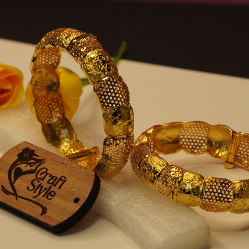 Golden Textured Bangles/Bala H23469/7