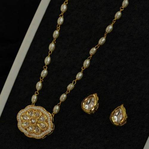 Pearl Chain Pendant Necklace Set with Kundan Center