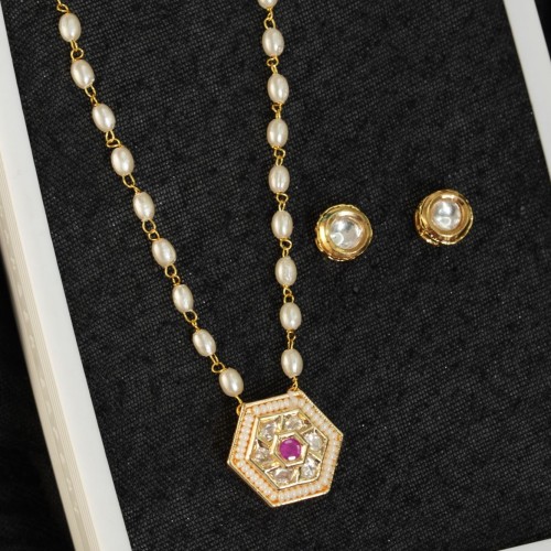 Pearl Chain Pendant Necklace Set with Kundan Center