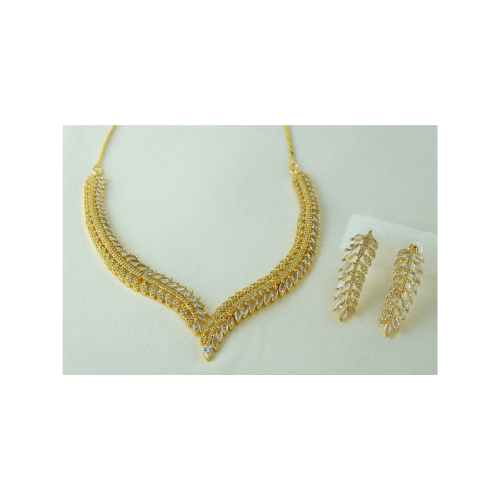 Elegant Crystal Leaf Necklace Set in Gold Finish