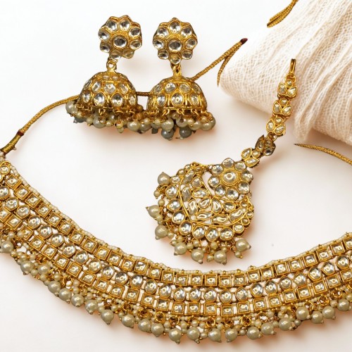 White Pearl Kundan Bridal Necklace Set &amp;amp;amp; Tickly HSC23469/11