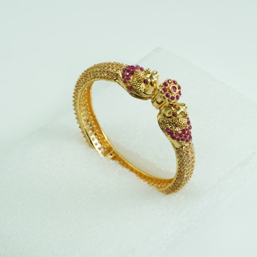 Craft Style Premium Lock Bangle Golden