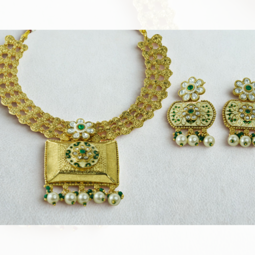 Royal Green Gold Necklace Set with Pearl Drop Earrings