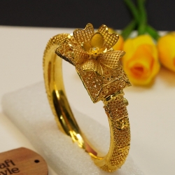 Royal Filigree Floral Gold Bangle H23469/8B
