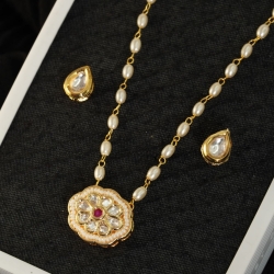 Pearl Chain Pendant Necklace Set with Kundan Center