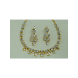 Luxury Crystal Drop Necklace Set in Gold Finish