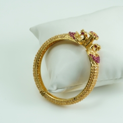 Craft Style Premium Lock Bangle Golden